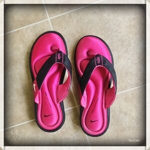 Nike Memory Foam Flip Flops Women's Size 6
